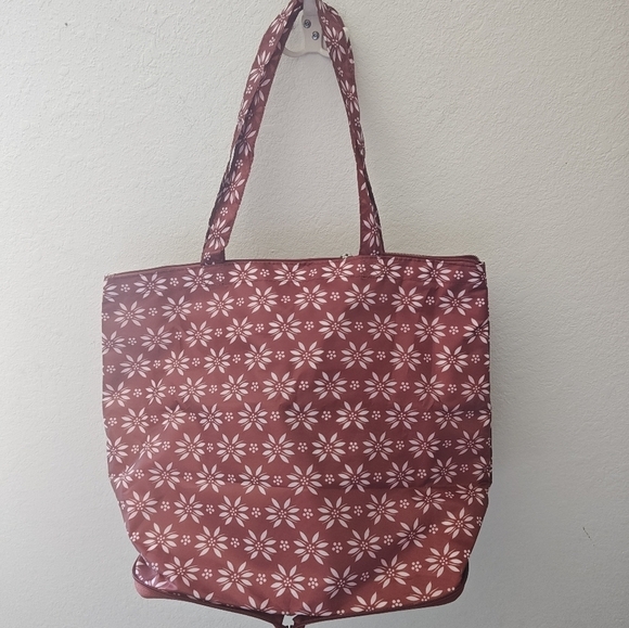 Temptations Seasonal Raspberry Pattern Insulated Tote Bag - Picture 3 of 4